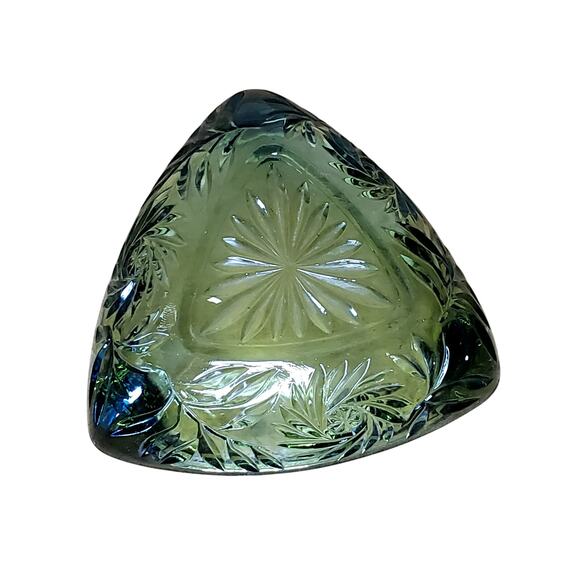 Vintage Hazel Atlas Green Glass Pinwheel Triangle Ashtray 7" - Picture 7 of 8